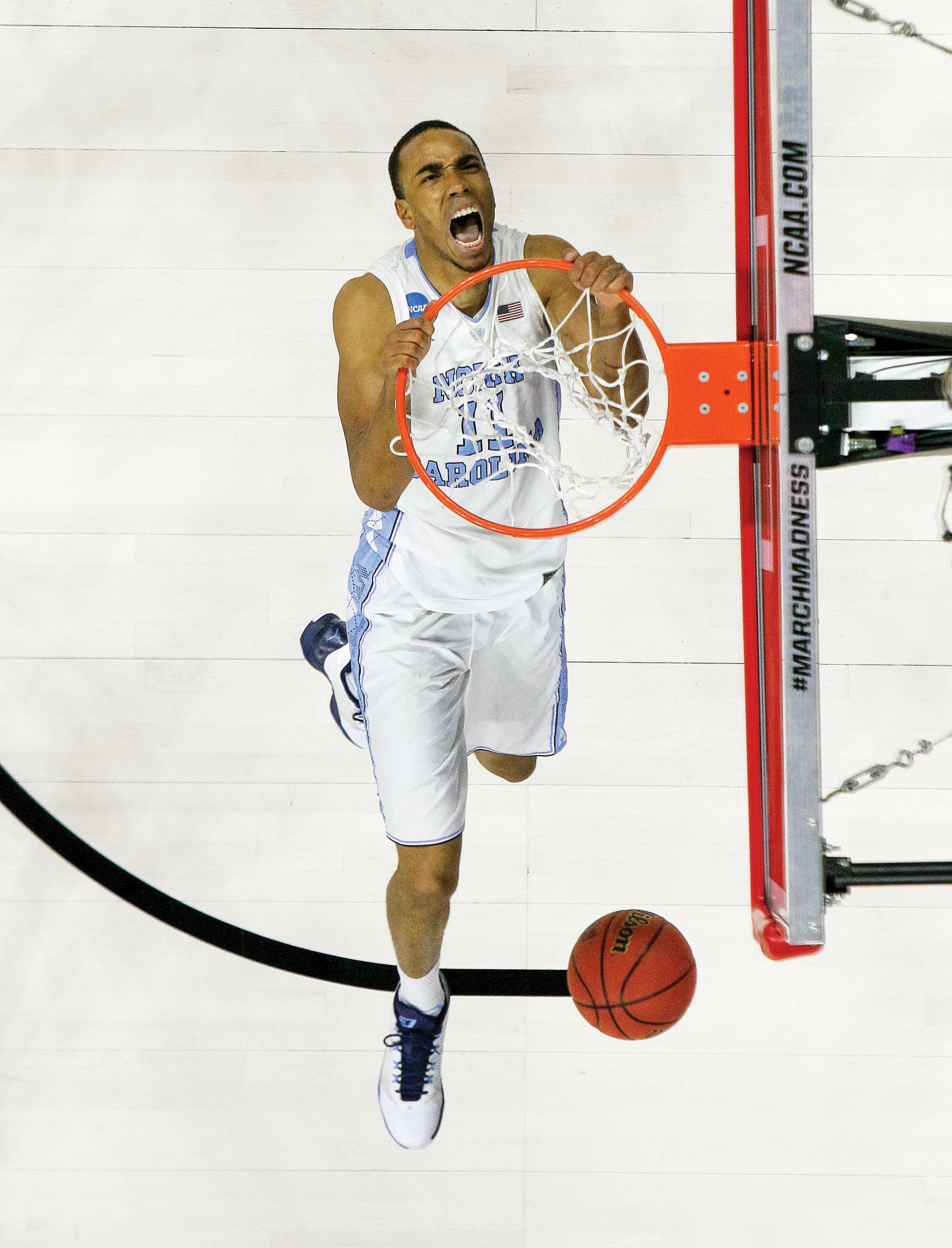 Brice Johnson dunking
